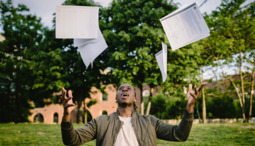 Una Guía para Estudiantes que Escriben un Currículum sin Experiencia Laboral