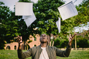 Una Guía para Estudiantes que Escriben un Currículum sin Experiencia Laboral