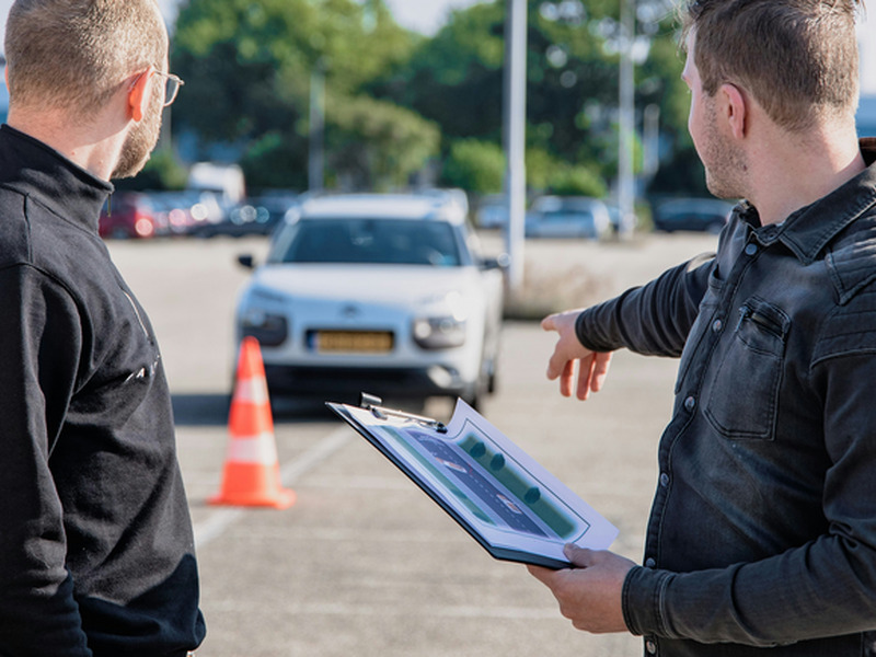 Amor, mudanza y carretera: Guía para mexicanos que van a sacar la licencia de conducir en los Países Bajos